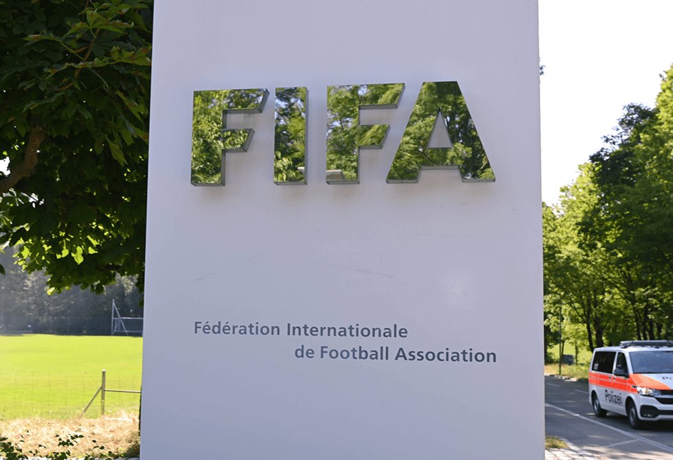 صورة مميزة: الفيفا يمنع حكام مونديال 2026 من إدارة المباريات الودية لمنتخبات كأس العالم