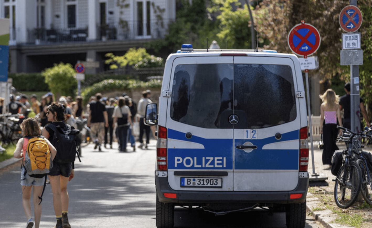 صورة توضيحية - سرقة 300 ألف يورو من مسنة في ألمانيا بعملية احتيال كبيرة