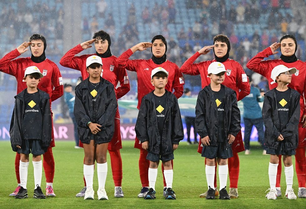 صورة توضيحية - بعد وصفهن بـ”الخائنات”.. انباء عن “هروب” لاعبات من منتخب إيران للسيدات