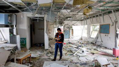 عشرات الجرحى في إسرائيل بعد أن استهدفت الهجمات الصاروخية الإيرانية منطقتين بالقرب من مركز الأبحاث النووية الرئيسي