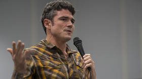 لماذا يحقق مكتب التحقيقات الفيدرالي مع رئيس سابق لمكافحة الإرهاب يعارض الحرب الأمريكية الإسرائيلية على إيران؟