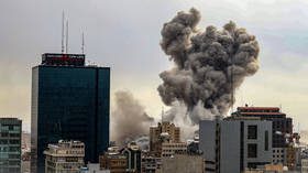 وتتهم إيران الإمارات وقطر والمملكة العربية السعودية بتمكين الهجمات الأمريكية