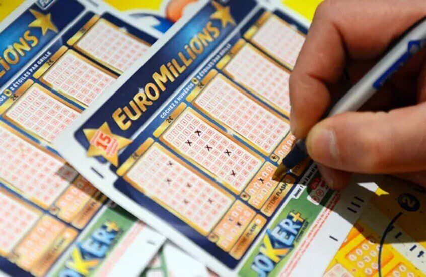 شركة يانصيب تجوب شوارع لندن بحثا عن المليونير 