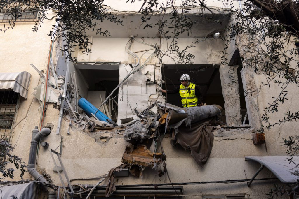 صورة توضيحية - أهداف الحرب الإيرانية تتسع بشكل خطير لتشمل البنية التحتية المدنية والمملكة السعودية تعلن عن أول حالة وفاة