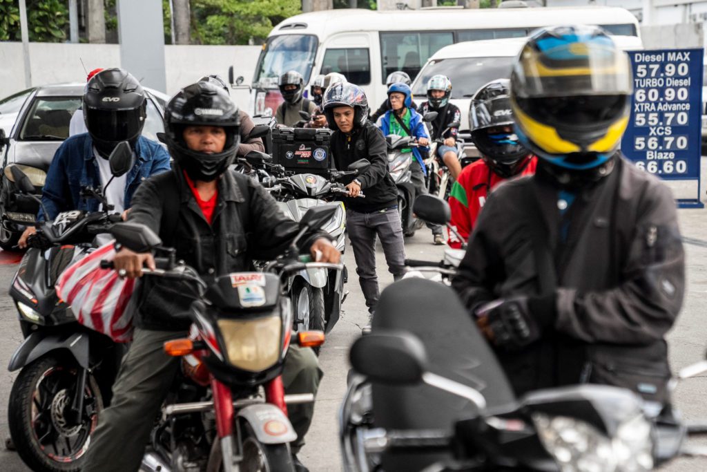 صورة توضيحية - الحرب مع إيران تؤدي إلى ارتفاع أسعار النفط وصدمة أخرى للاقتصاد العالمي