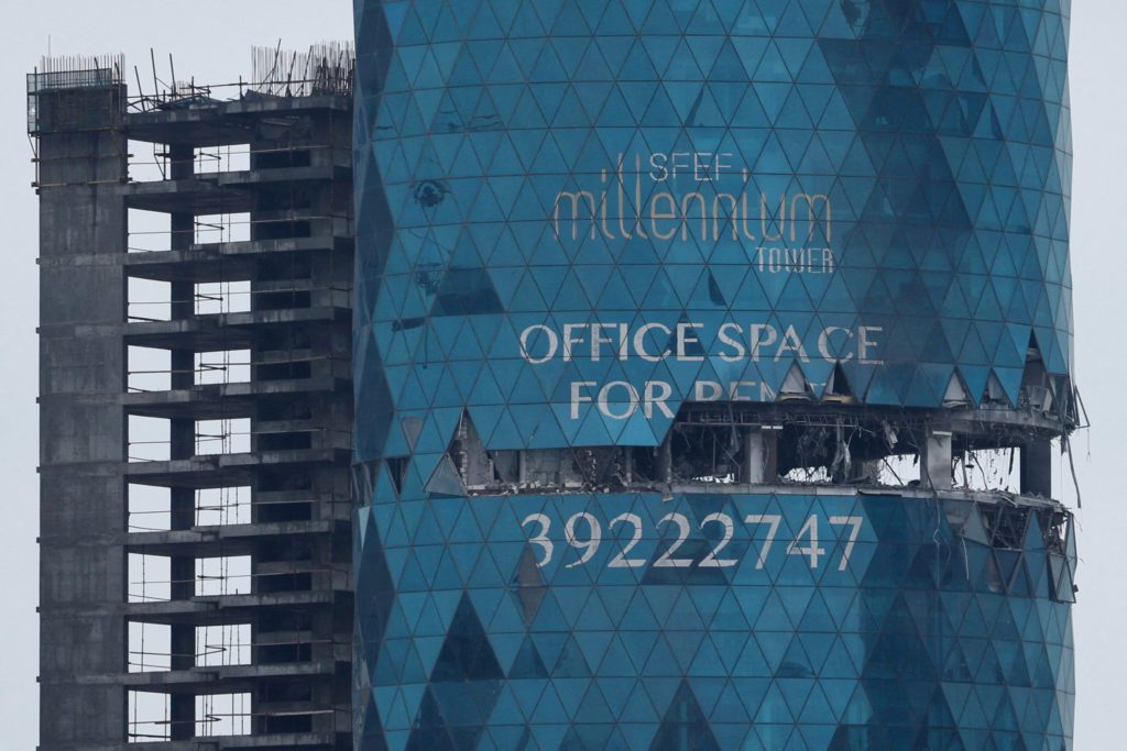 صورة توضيحية - قذائف إيرانية تستهدف إسرائيل ودول الخليج فيما يحذر هيجسيث إيران من “يوم الضربات الأكثر كثافة”