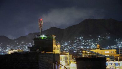 وتتهم أفغانستان باكستان بتنفيذ غارات جوية أسفرت عن مقتل 4 أشخاص في كابول