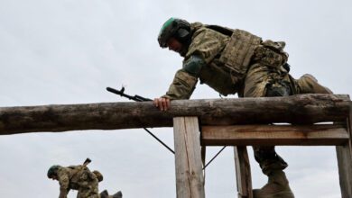 هجمات تجارية بين روسيا وأوكرانيا، مما أسفر عن مقتل 4 أشخاص على الأقل قبل المحادثات الأمريكية