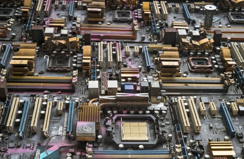 الذكاء الاصطناعي يشعل أزمة عالمية في رقائق الذاكرة