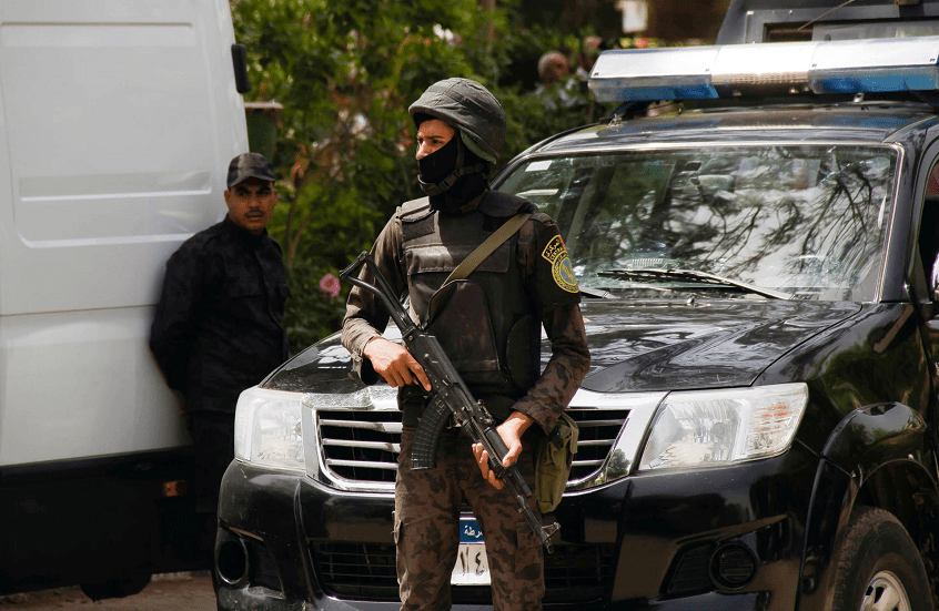 مصر.. الشرطة تقتل شخصين شديدي الخطورة في اشتباك مسلح