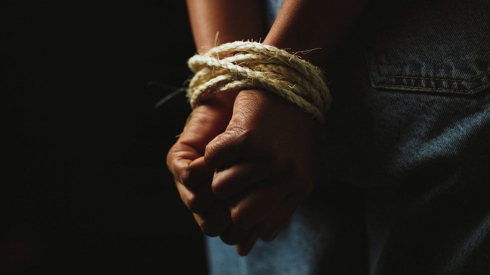 صورة توضيحية - الشرطة الكينية تنقذ مواطنين أجانب من عصابة الاتجار بالبشر