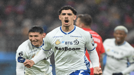 دينامو موسكو يلحق هزيمة ثقيلة بغريمه تسيسكا في الدوري الروسي
