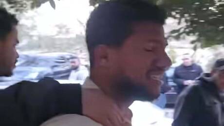 مصر.. لـ”زبون” يرفض دفع ثمن الطعام وي العامل وهو يبكي يثير غضب المصريين