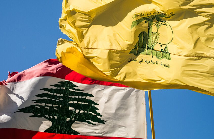 دولة خليجية تعلن ضبط مجموعة 