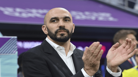 “مفاجأة ثانية بعد التتويج”.. هل يقود الركراكي منتخب المغرب في كأس العالم؟