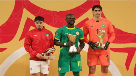 “فوت أفريكا”: “الكاف” يطالب ساديو ماني بإعادة جائزة أفضل لاعب في كأس إفريقيا لتسليمها لبراهيم دياز
