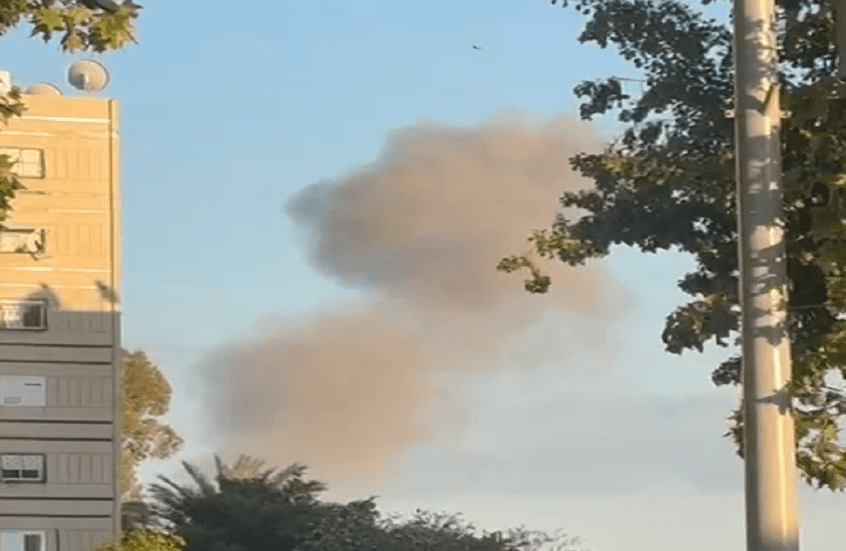 “حزب الله” ينشر مشاهد من استهداف قاعدة للجيش الإسرائيلي في حيفا () “حزب الله” ينشر مشاهد من استهداف قاعدة للجيش الإسرائيلي في حيفا ()