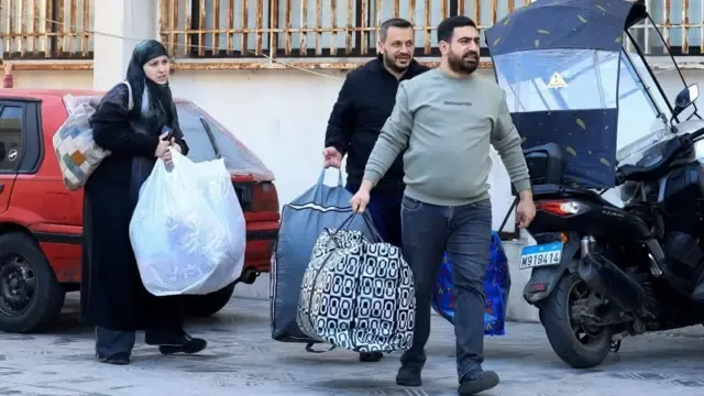 “لن أذهب إلى بيروت لأعيش في الشوارع”: لبنانيون أمام الخيارات الصعبة في حرب جديدة