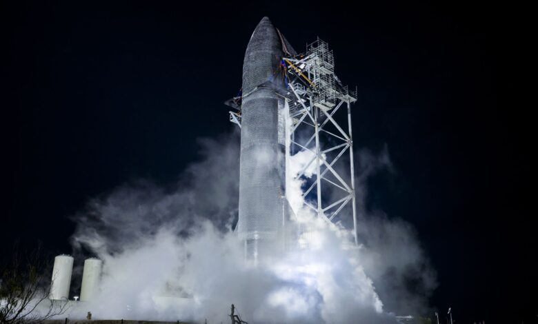 صورة توضيحية - يقول إيلون ماسك إن Spacex على بعد حوالي 4 أسابيع من إطلاق أقوى مركبة فضائية حتى الآن