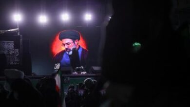 صورة توضيحية - دونالد ترامب “ليس سعيداً” باختيار مجتبى خامنئي وسط تخوفات دولية من ارتفاع أسعار النفط