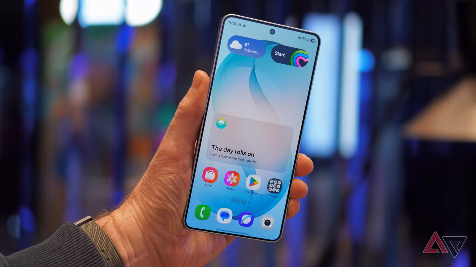 صورة توضيحية - لقد حطم هاتف Galaxy S26 بالفعل الأرقام القياسية لشركة Samsung