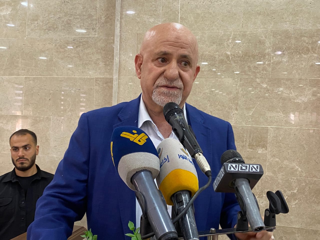 صورة توضيحية - ﺍﺣﺪﻯ ﺍﻟﺠﻤﻌﻴﺎﺕ ﺍﻟﻤﻨﺨﺮﻃﺔ ﻓﻲ ﺍﻟﻌﻤﻞ ﻟﻤﺴﺎﻋﺪﺓ ﺍﻟﻨﺎﺯﺣﻴﻦ ﺗﻘﻮﻡ ﺑﺘﻮﺯﻳﻊ ﻭﺟﺒﺎﺕ ﻃﻌﺎﻡ ﻏﻴﺮ ﺻﺎﻟﺤﺔ ﻟﻸﻛﻞ ﻋﻠﻰ ﺑﻌﺾ ﺍﻟﻤﺮﺍﻛﺰ ﻓﻲ ﺍﻟﺒﻘﺎﻉ ﺍﻟﻐﺮﺑﻲ