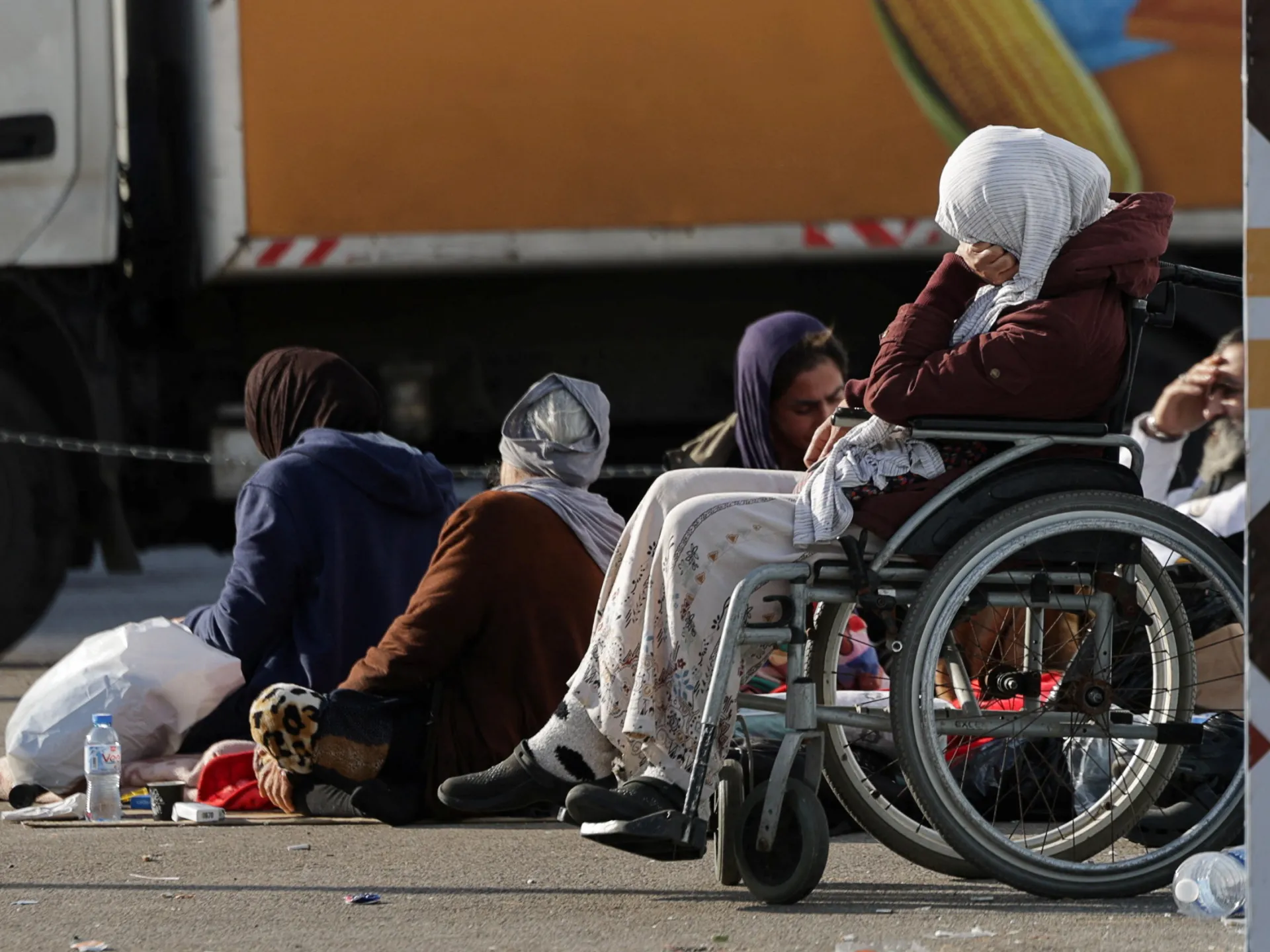 صورة توضيحية - بيروت نازحة وغزة جائعة ثمن آخر لحرب إيران سياسة