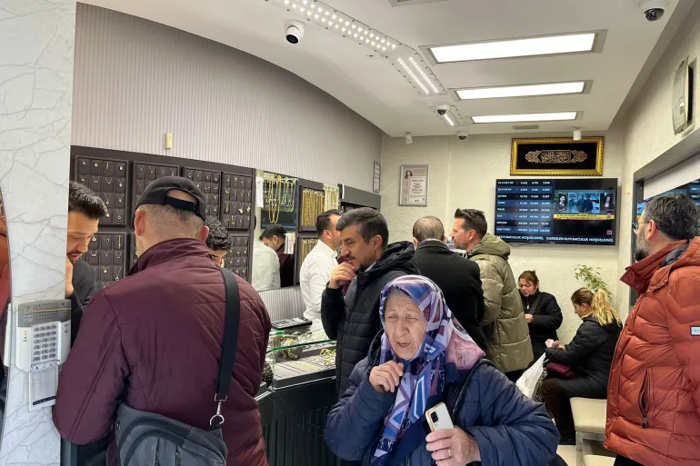 إقبال المواطنين الأتراك على شراء الذهب- الجزيرة نت 1