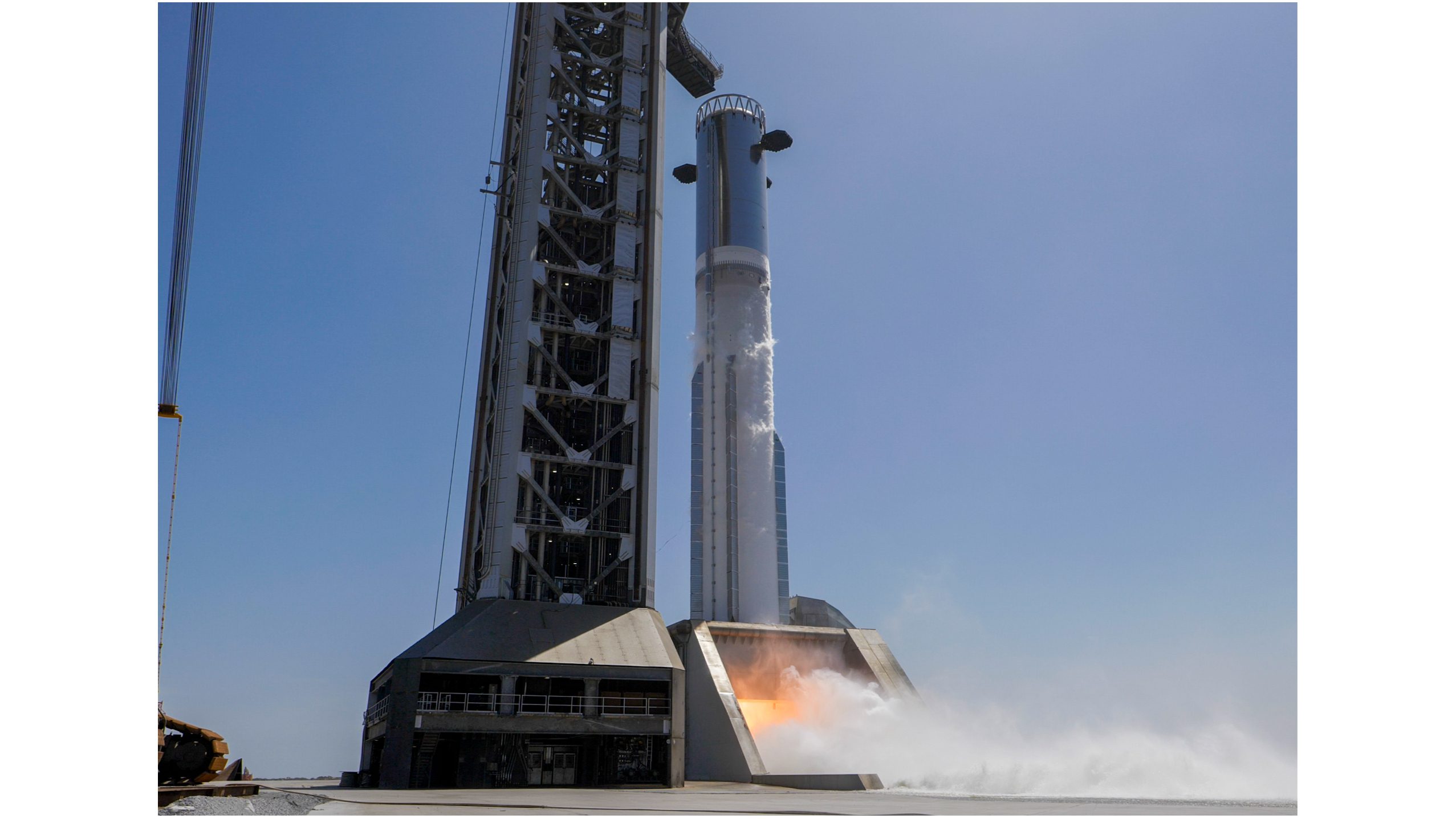 SpaceX تطلق الجيل التالي من المركبة الفضائية “V3” للمرة الأولى قبل إطلاقها في أبريل (صور)