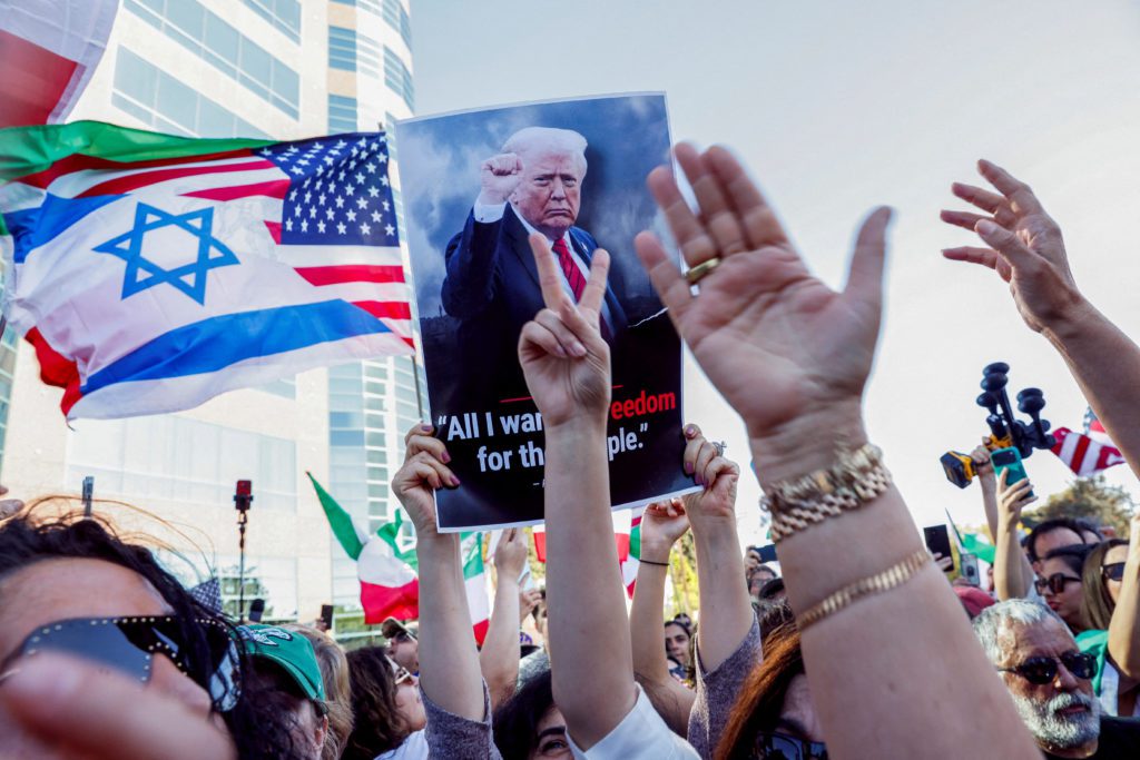 أظهر استطلاع جديد للرأي أن غالبية الأمريكيين يعارضون العمل العسكري في إيران