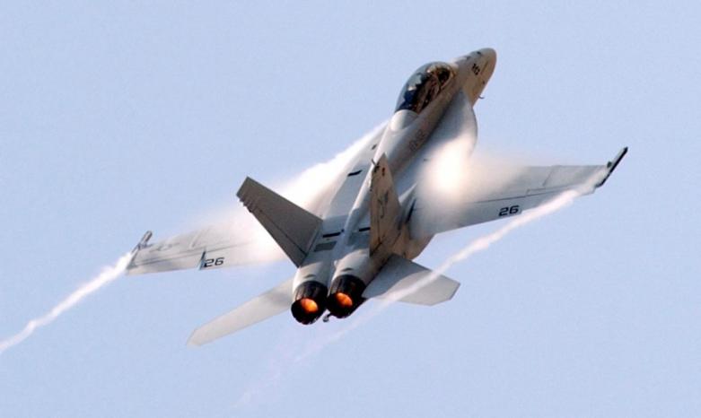 إصابة دقيقة لمقاتلة “F-18” الأميركية جنوب شرقي إيران