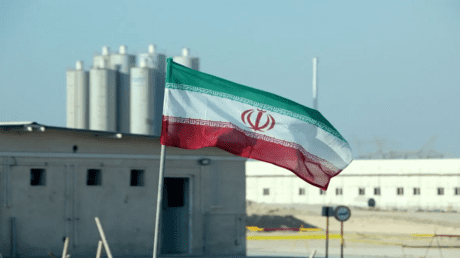 إيران تتهم الإمارات بدعم الهجمات الأمريكية وتطالبها بتعويضات كاملة عن الأضرار إيران تتهم الإمارات بدعم الهجمات الأمريكية وتطالبها بتعويضات كاملة عن الأضرار