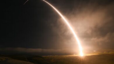 اختبار القوات الجوية يطلق Minuteman III بمركبات إعادة دخول متعددة