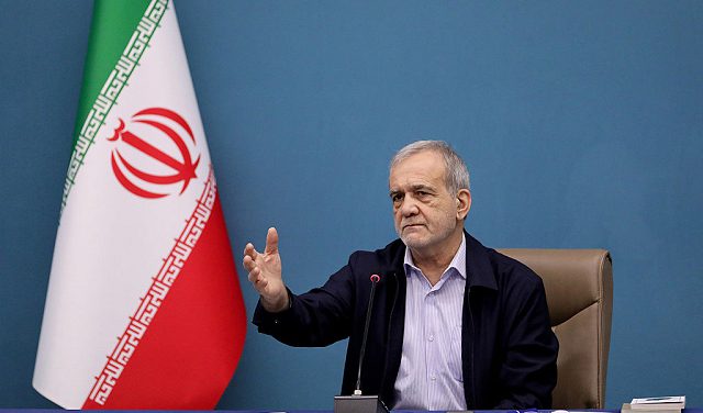 الرئيس الإيراني يعتذر لدول الجوار ويعلن وقف استهدافها.. “إلا إذا هوجمنا من أراضيها”
