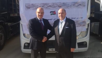 السفير الأردني خلال استقباله قافلة مساعدات من الأردن واجبنا الوقوف إلى جانب اخواننا اللبنانيين