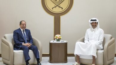 السيسي في جولة خليجية مفاجئة.. تفاصيل مباحثاته مع أمير قطر