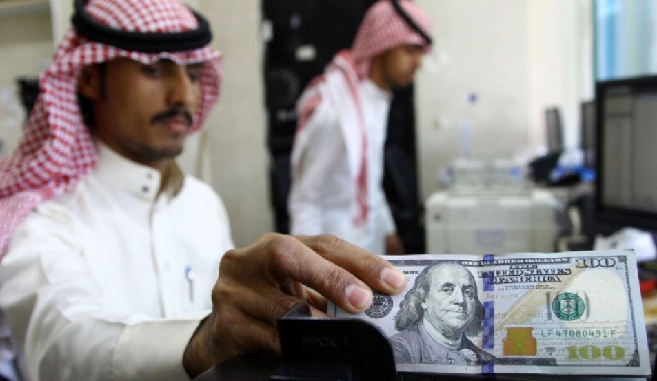 تصاعد التوتر يرفع المخاطر الائتمانية على شركات الخليج