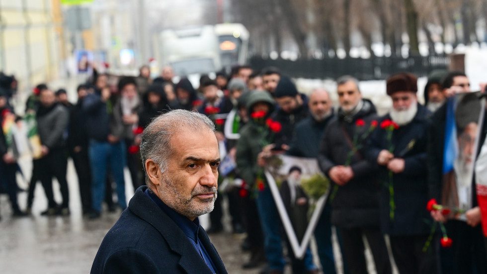 سفير إيران لدى روسيا ينفي مزاعم ترامب بشأن المحادثات مع الولايات المتحدة