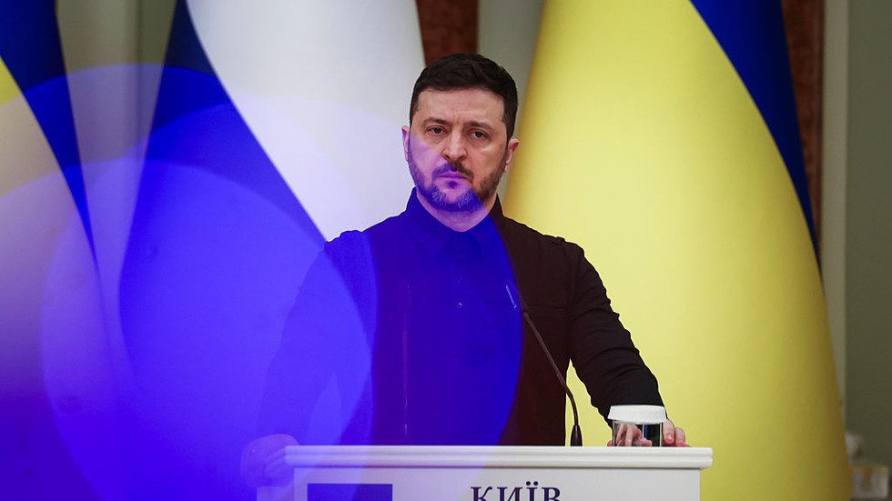 كيف أدى “الحصار النفطي” الذي فرضه زيلينسكي ضد دول الاتحاد الأوروبي إلى نتائج عكسية على أوكرانيا