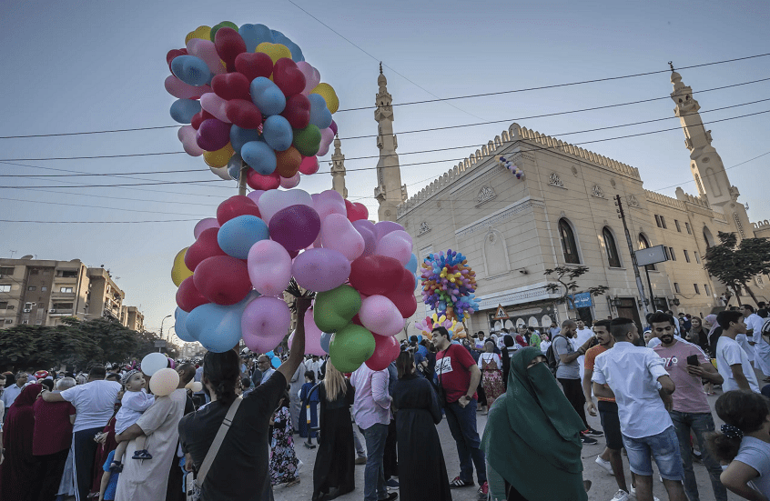 مصر تعلن غدا أول أيام عيد الفطر