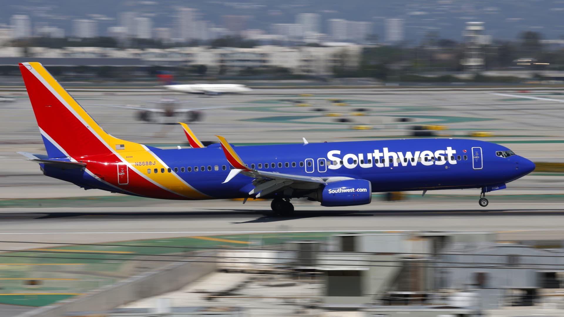 108291911 1776272392422 gettyimages 2265481207 260307 lax 157 jpeg