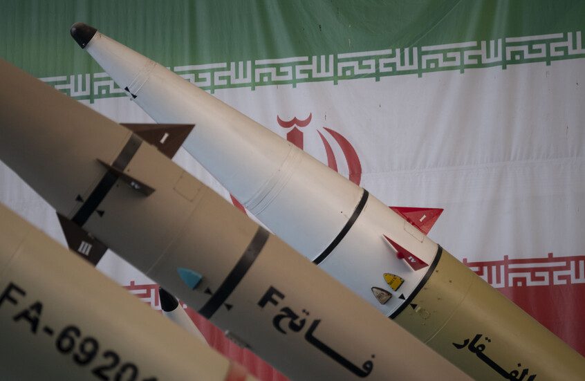 الحرس الثوري يعلن استهداف مقر طيارين أمريكيين في السعودية