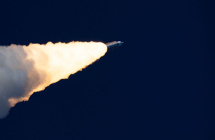 رئيس ناسا يؤكد فقدان الاتصال مؤقتا بطاقم 