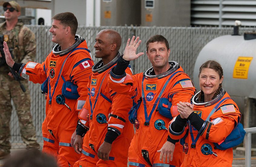 رسالة مرعبة لطاقم 