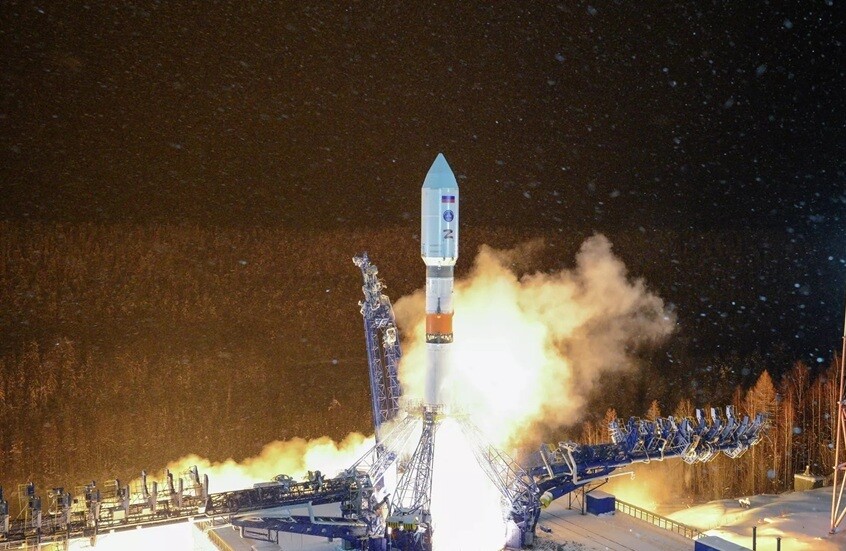 إطلاق صاروخ 