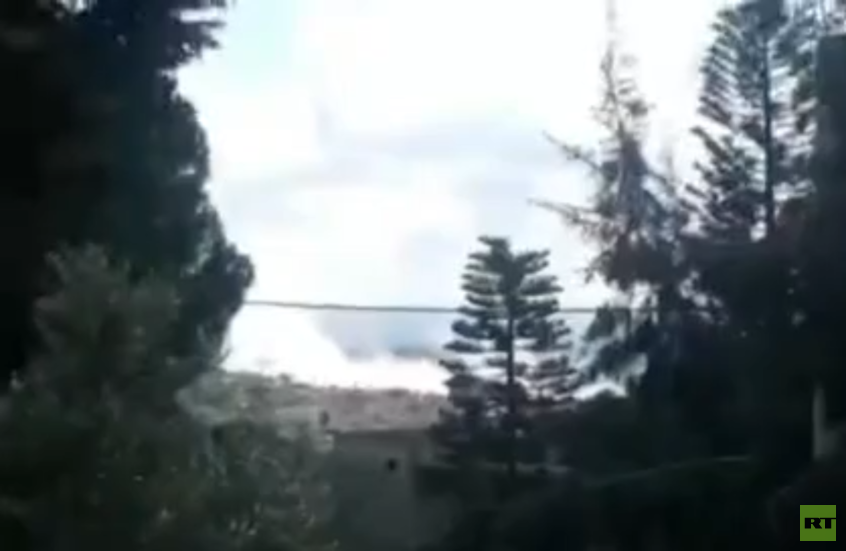 مراسلة RT: قصف فوسفوري يستهدف قرية يحمر الشقيف جنوب لبنان (فيديو)