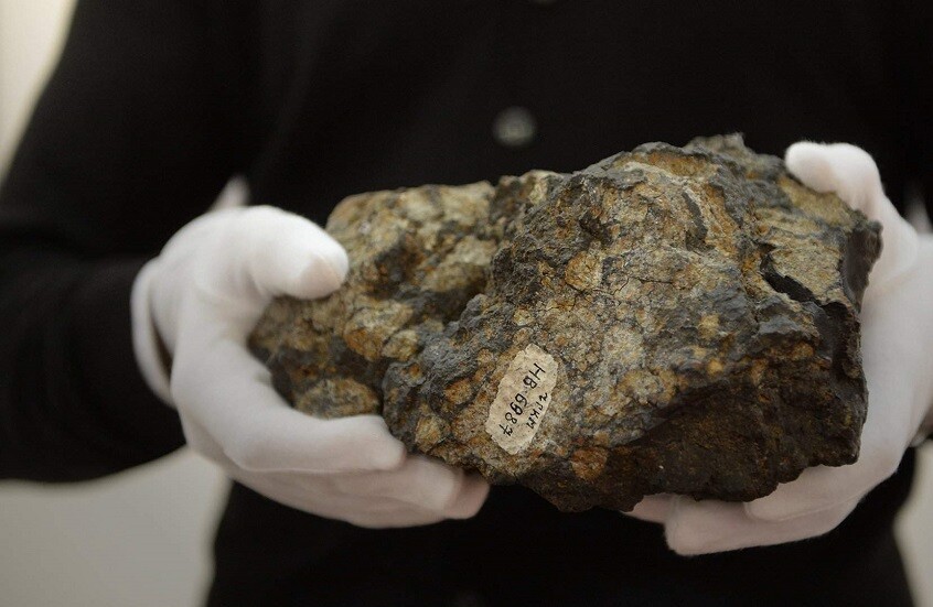 اكتشاف ملوثات في نيازك مريخية يثير مخاوف حول دقة تحليل العينات الفضائية