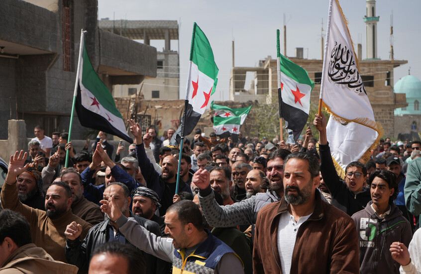 احتفالات عارمة في سوريا ولبنان بإلقاء القبض على مرتكب مجزرة حي التضامن (فيديو)