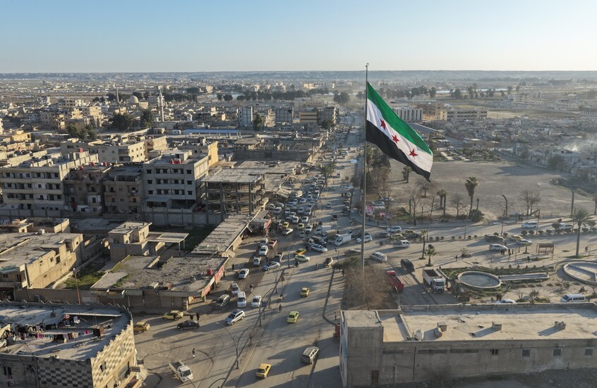 سوريا.. حارس موقع هرقلة الأثري يعيد كنوزا أثرية أخفاها 12 عاماً لحمايتها في الرقة (فيديو)