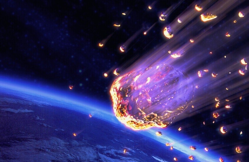 عالم فلك يحذر من نيزك آخر من نوع 